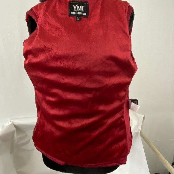 YMI Junior Hooded Puffer Vest NWT - Picture 7 of 12